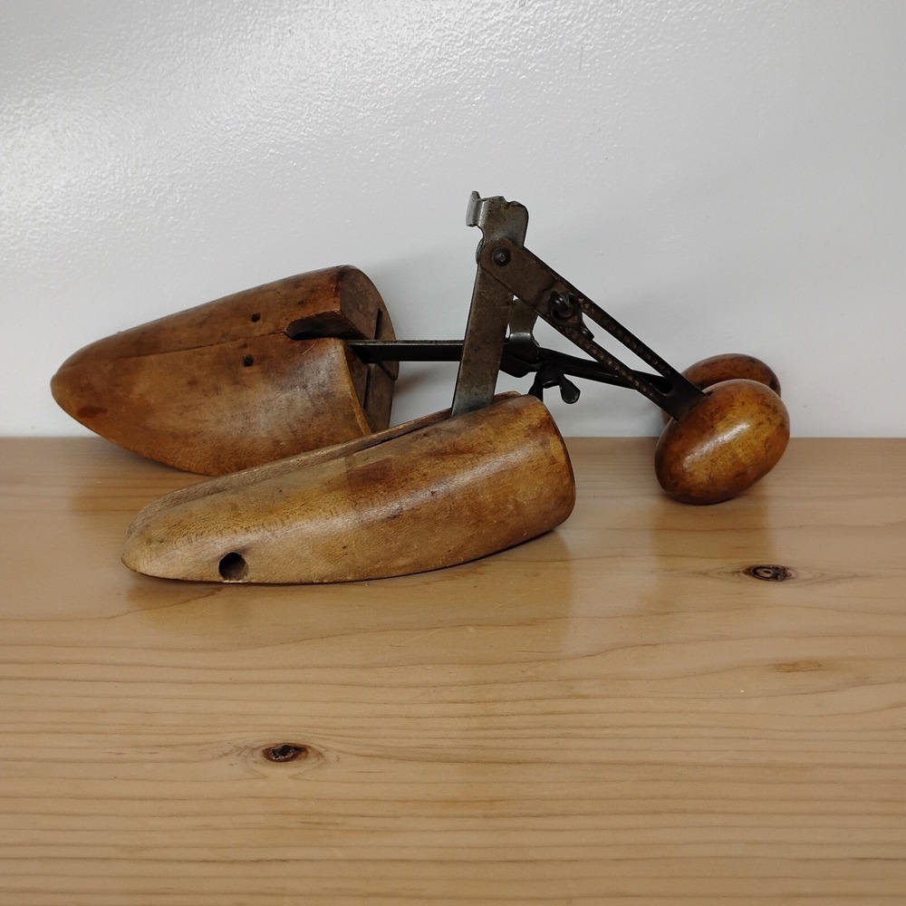 Two Way Shoe Stretchers Trees Pair Wooden Wood Metal Adjustable Anderson 3 KLA